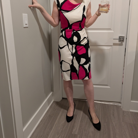 Muse Dresses & Skirts - Muse Black and Pink Abstract Midi Dress